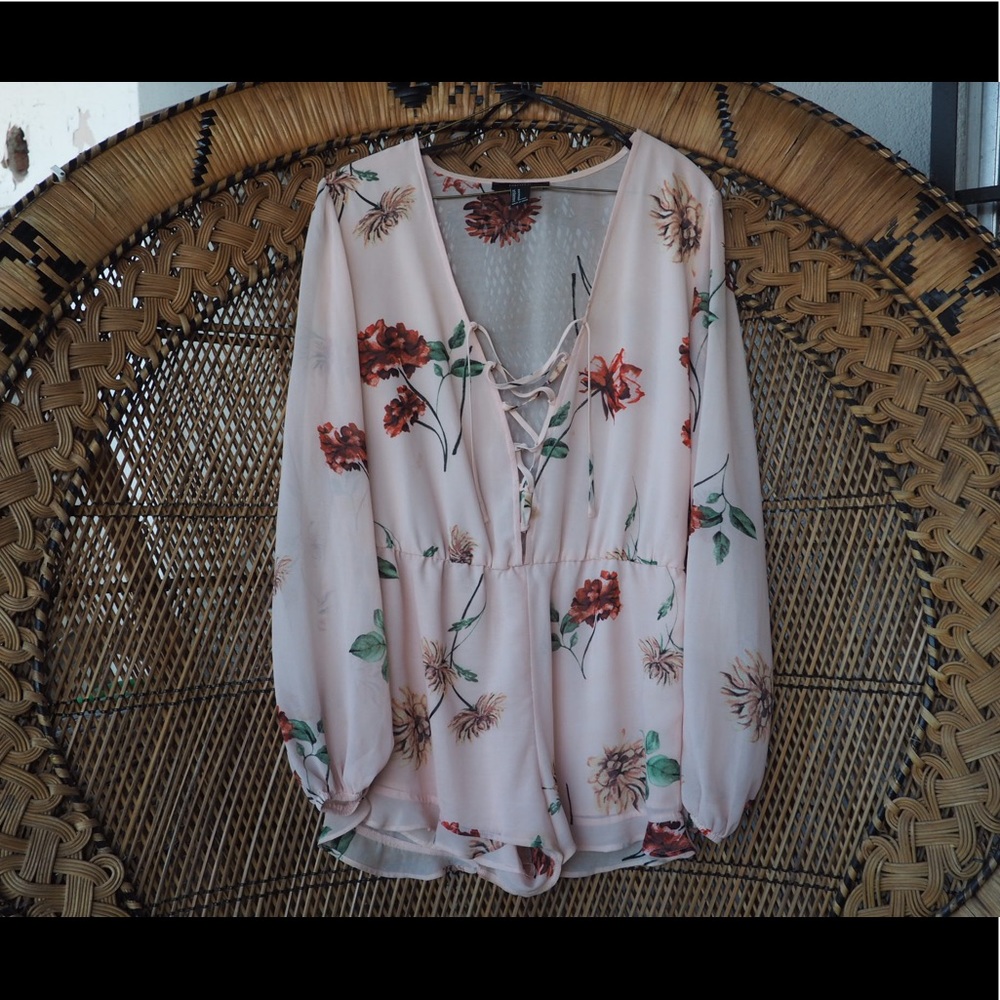 Lace up floral print romper